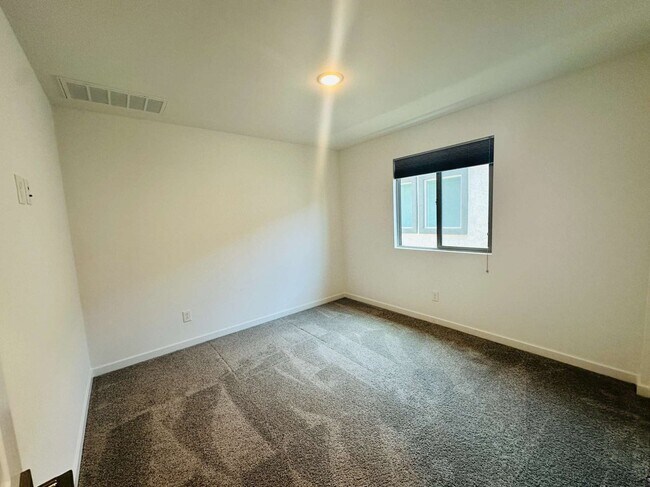 Building Photo - 7425 W Nicolet Ave