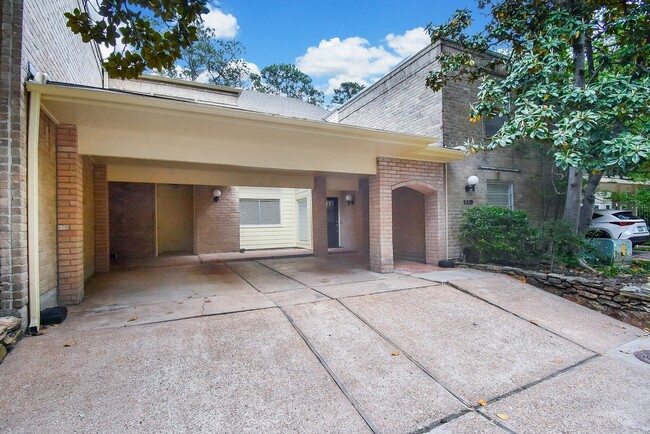 Building Photo - 201 Vanderpool Ln