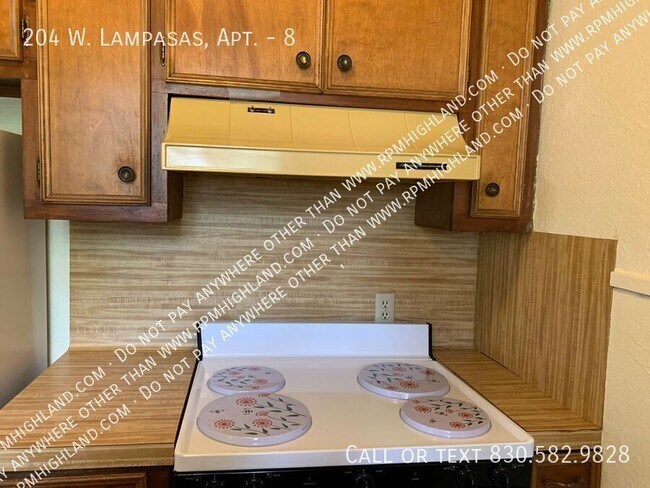 Foto del edificio - 204 W. Lampasas, Apt.-8