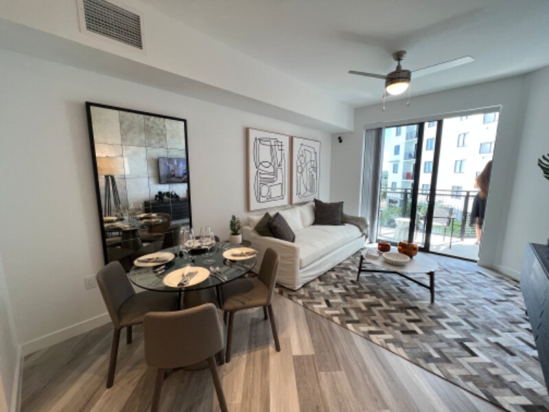 200 Hialeah Dr Unit 1B, Hialeah, FL 33010 Room for Rent in Hialeah