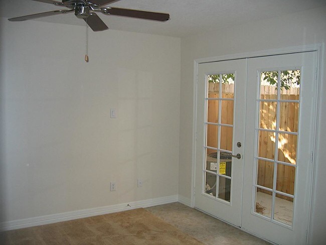 Foto del edificio - 3710 Sherwood Ln