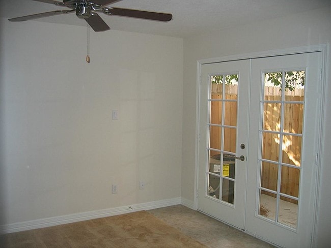 Building Photo - 3710 Sherwood Ln