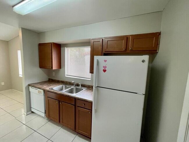 Building Photo - 4806 Crack Willow Ct