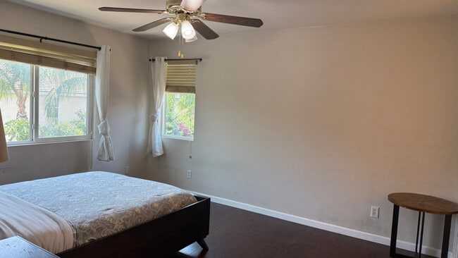 Foto del edificio - 13885 Camp Rock St