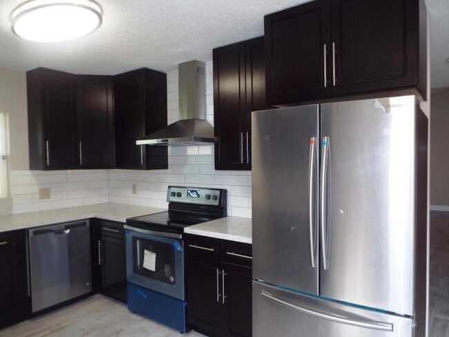 Building Photo - 1268 Pinetta Cir