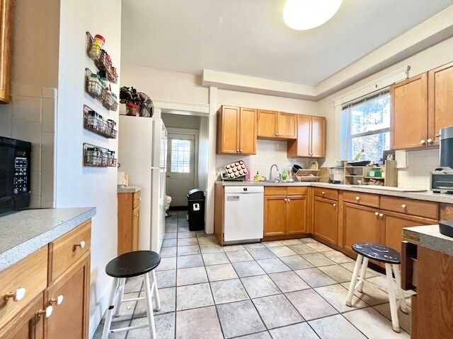 Foto del edificio - 140 Brooks St