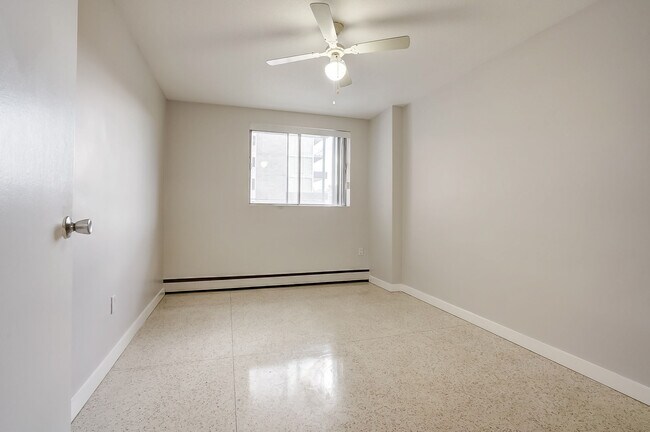 Building Photo - Crystal Arms