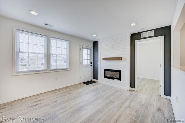 Foto del edificio - 23826 Kate Ave