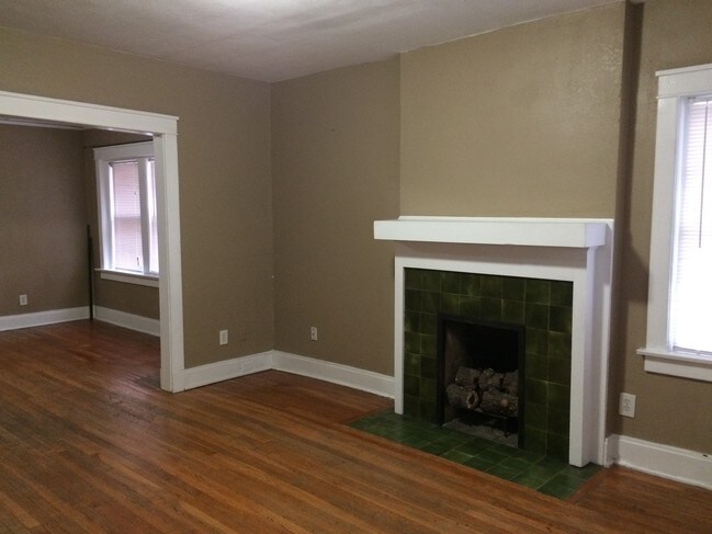 Building Photo - 3817 Central St