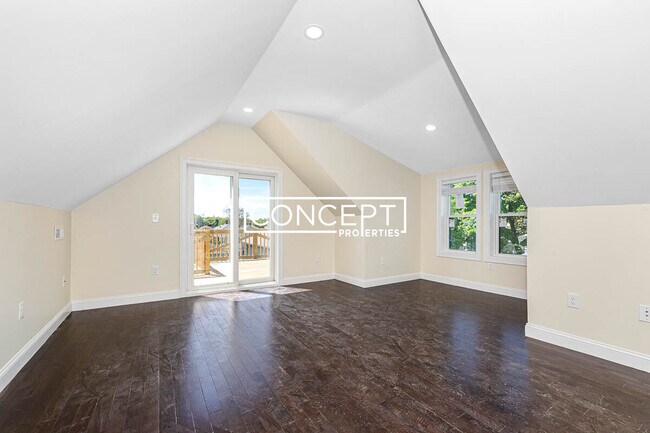 Foto del edificio - 68 Stanley Ave