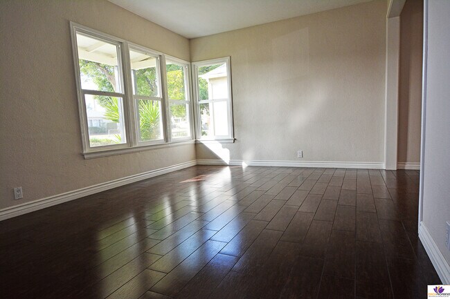 Building Photo - 808 N Sparks St