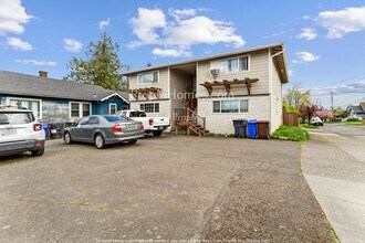 Building Photo - 121 Molalla Ave