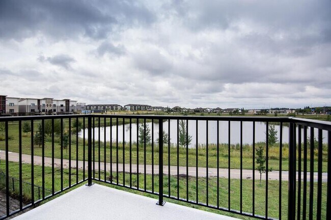 Photo du bâtiment - 655-655 Watt Blvd SW