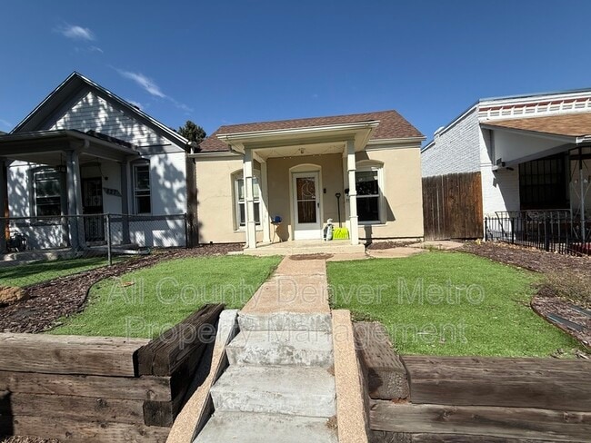 Photo - 831 Elati St House