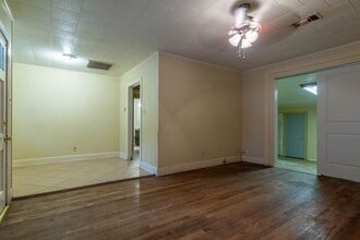 Building Photo - 2306 Alma St