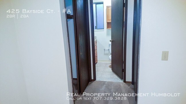 Building Photo - 425 Bayside Ct