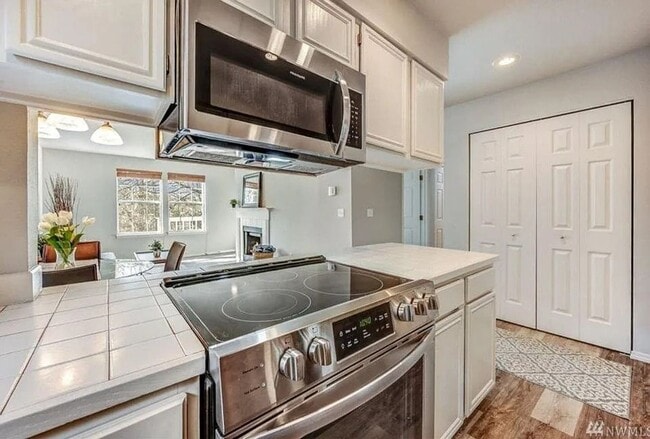 Foto del edificio - Cozy 2bd Bellevue condo