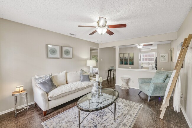 Foto del edificio - Creekside Village Apartments