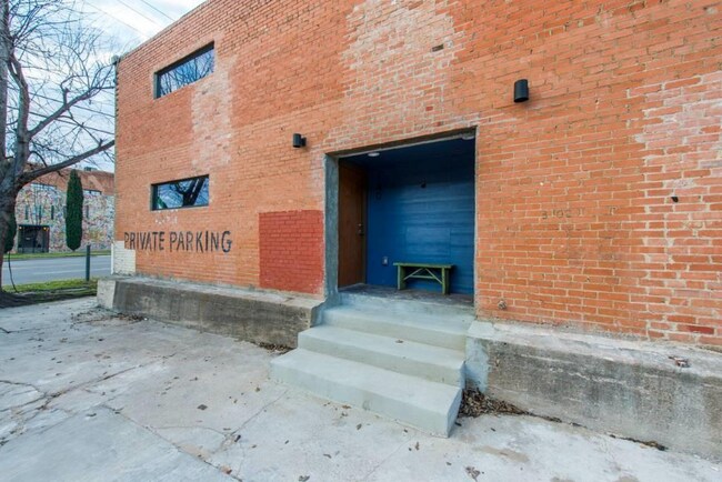 Building Photo - 3100 Commerce St