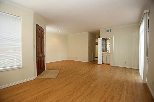 Building Photo - 2602 W Holcombe Blvd