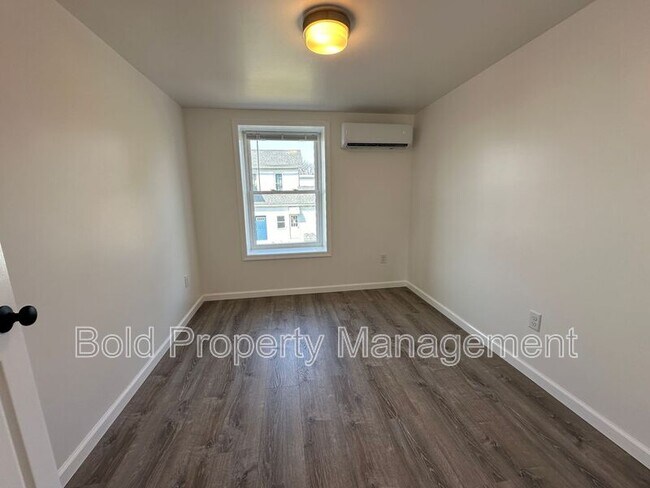 Foto del edificio - 461 Godfrey St.