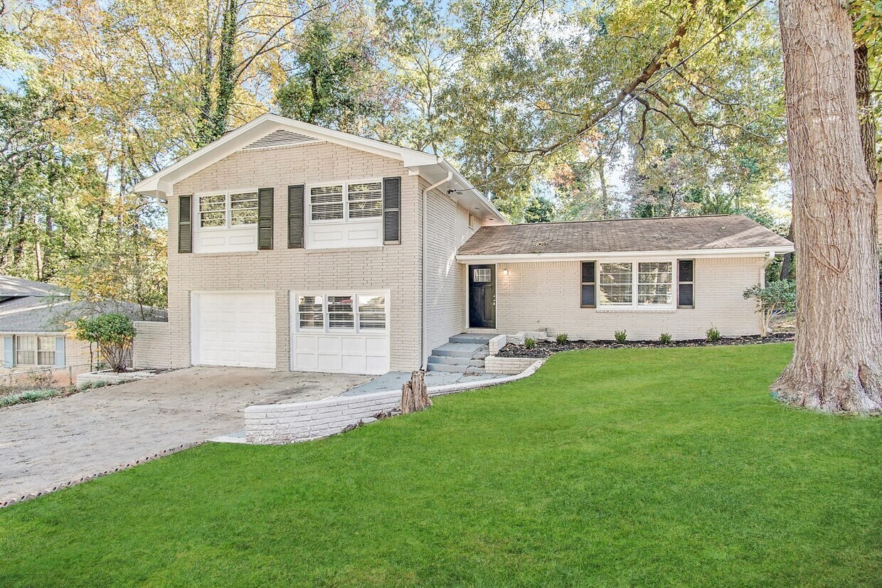 Primary Photo - 2202 Troutdale Drive