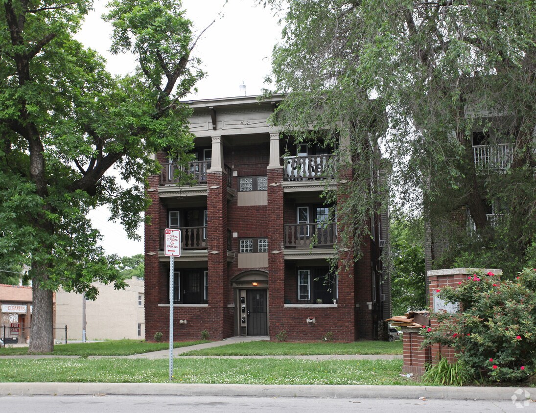 Primary Photo - 2701-2703 Benton Blvd