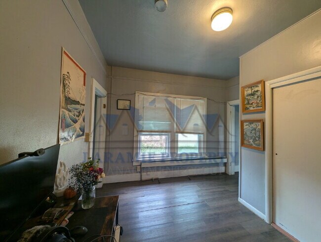 Foto del edificio - 505 E Sheridan St