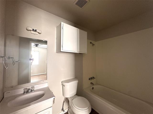 Building Photo - 1826 Spring Lake W