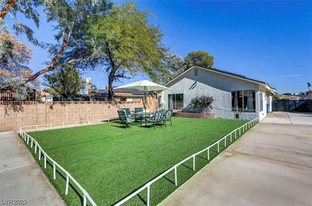 Building Photo - 7385 Vireo Dr