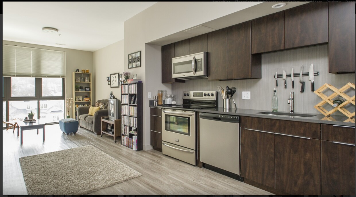 Foto principal - 75 Brainerd Rd