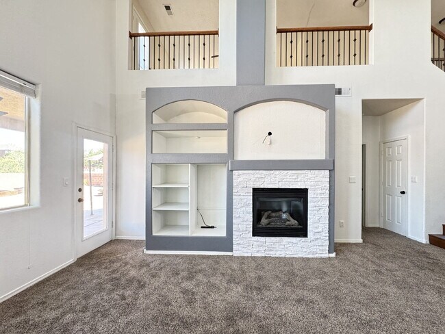 Foto del edificio - Stunning Cabezon Area Home!