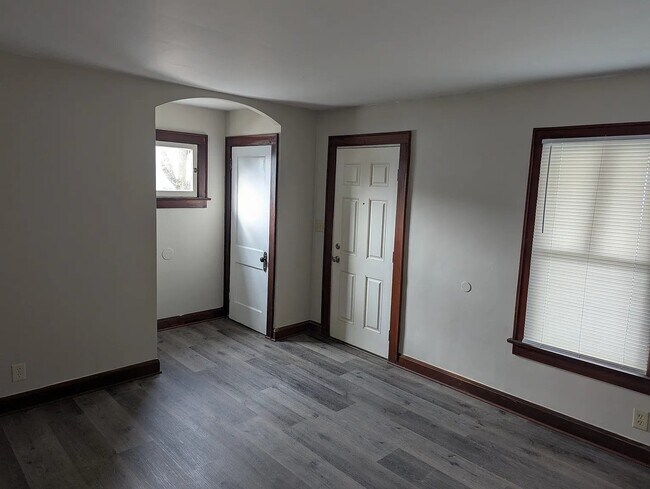 Building Photo - 190 Nashoba Ave