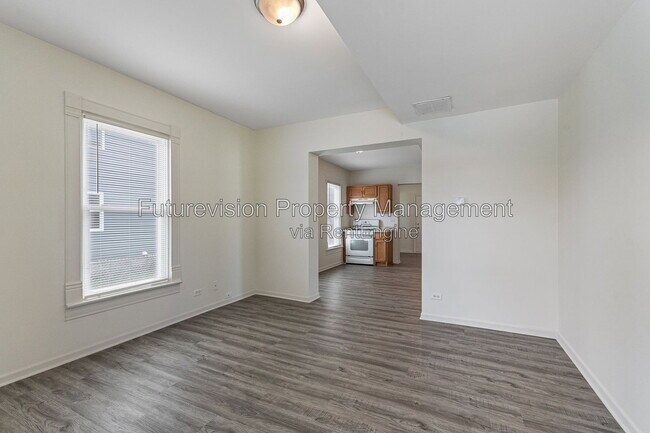 Building Photo - 107 Stevens Ave