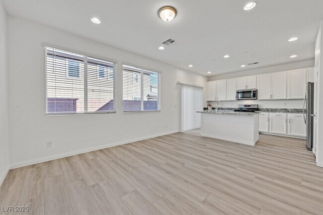 Foto del edificio - 8136 Rockflower St