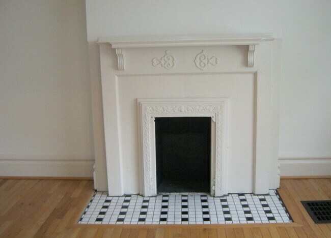 Building Photo - 758-762