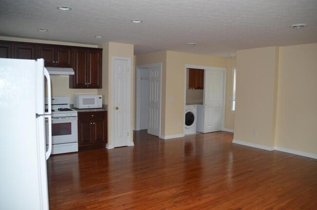 Building Photo - 112 Southview Terrace