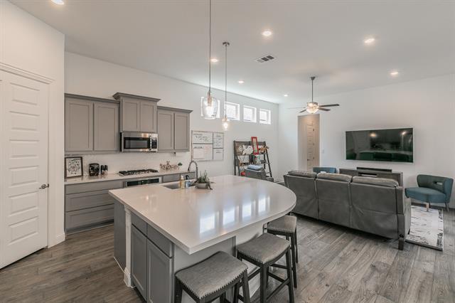 Building Photo - 711 Artesian Dr