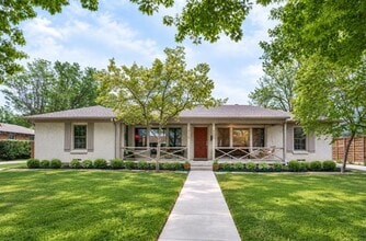 Building Photo - 9210 San Fernando Way
