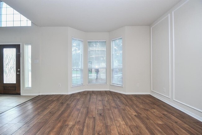 Building Photo - 6706 Nicecrest Dr
