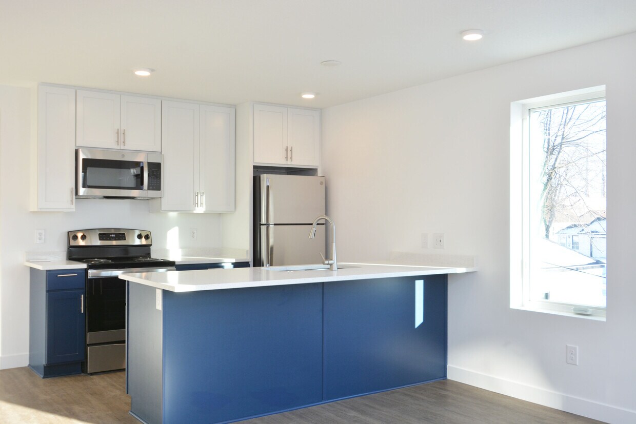 Foto principal - 2909 Grand St NE