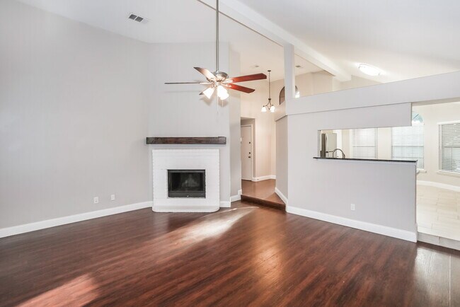 Foto del edificio - 2607 Mountainview Dr