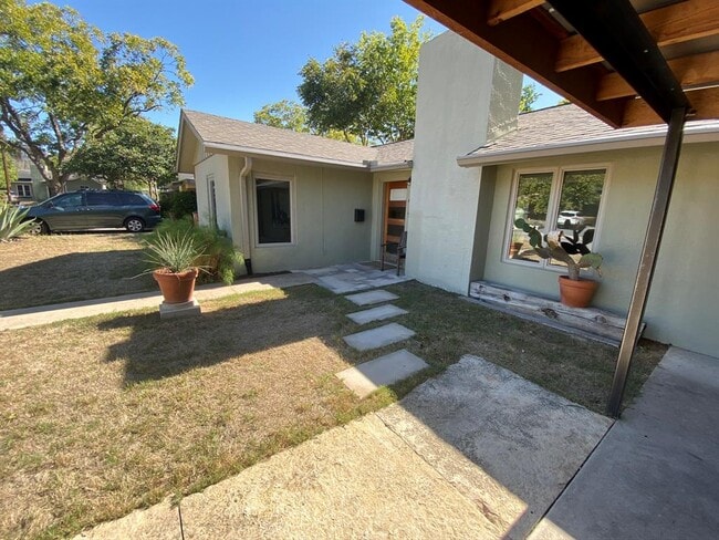 Foto del edificio - 1415 Bentwood Rd