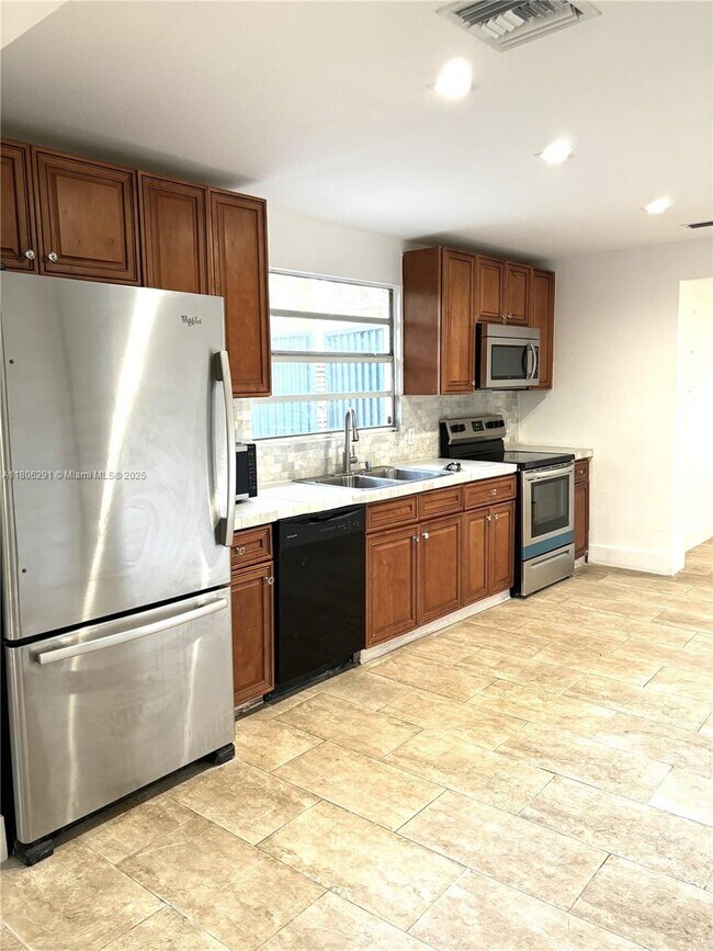 Foto del edificio - 1416 SW 33rd Ct