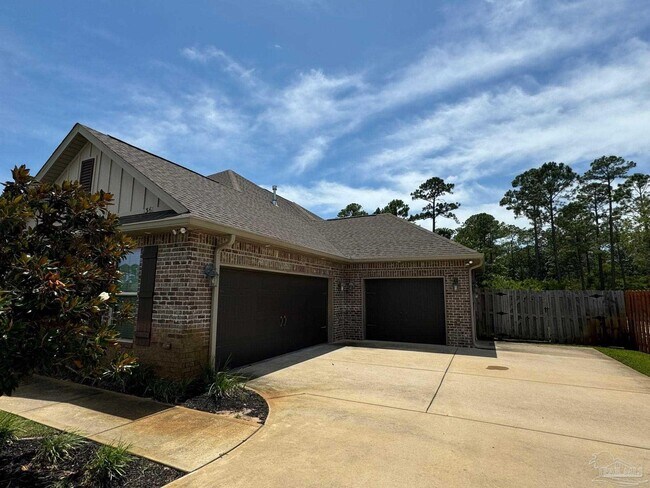 Building Photo - 1361 Lombardy Dr