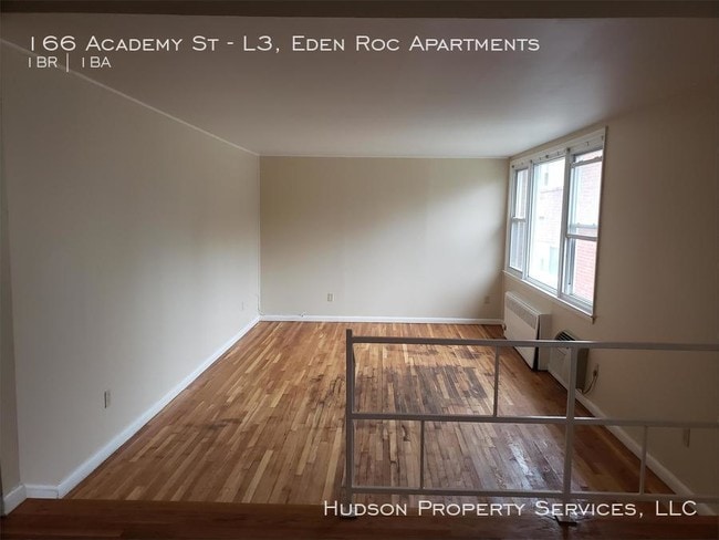 Building Photo - 166 Academy St
