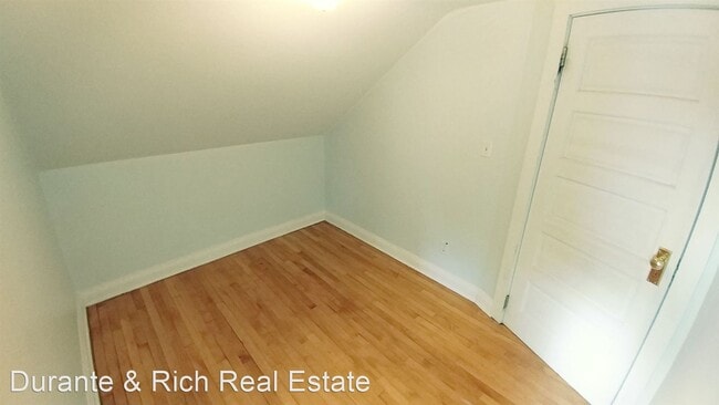 Building Photo - 3 br, 1.5 bath House - 221 S 66th St