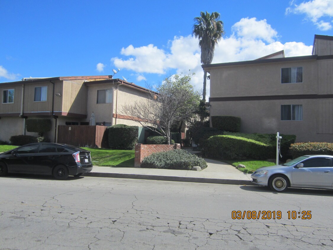 7300 Lennox Ave, Los Angeles, CA 91405 Condo for Rent in Los Angeles