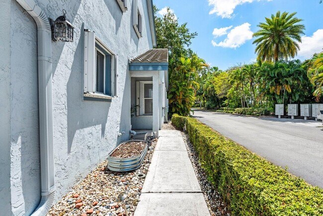 Foto del edificio - 9818 Nickels Blvd