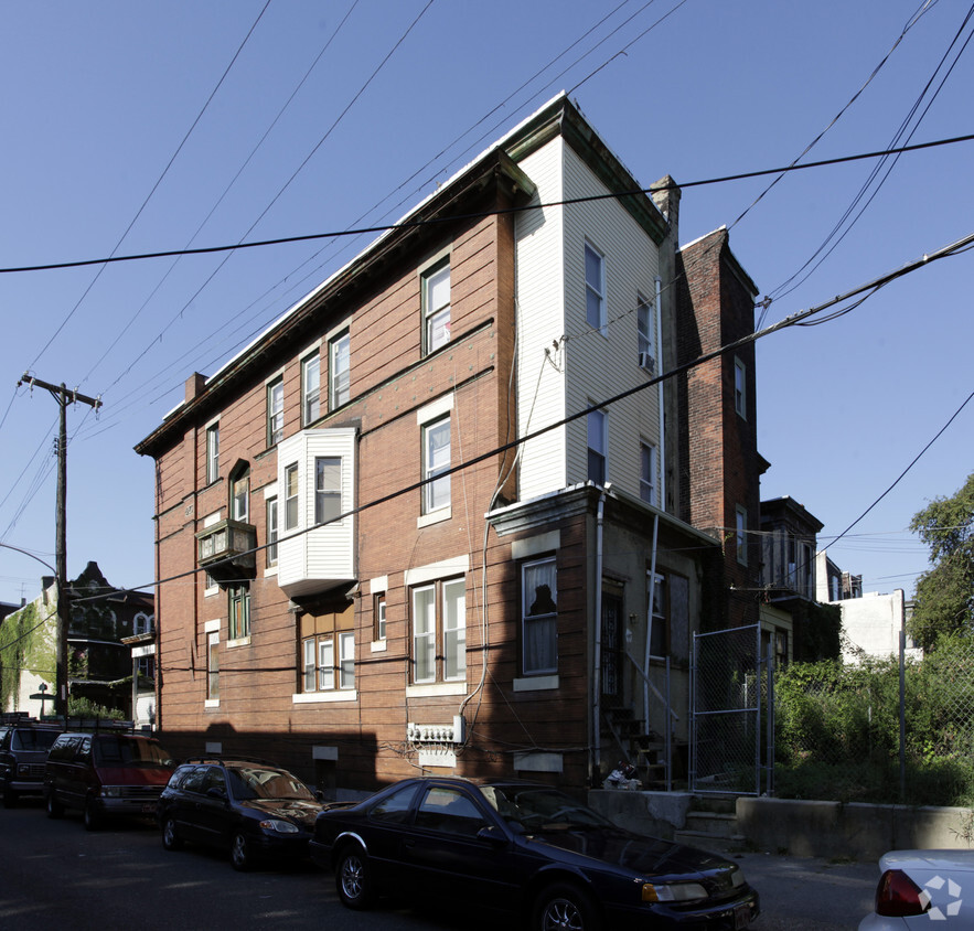 Building Photo - 1901 W Venango St